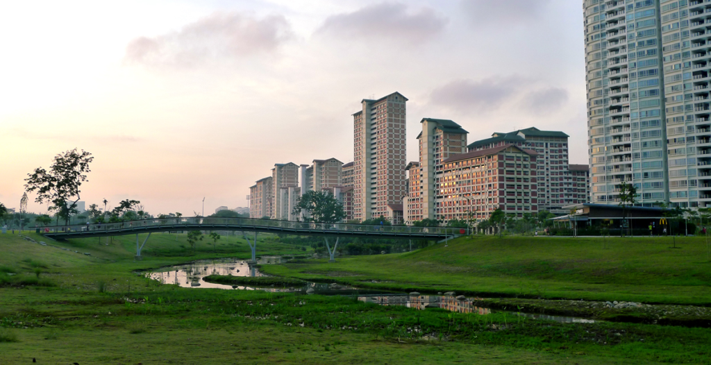 Bhopal Master Plan 2047 Is Rewriting the Future of India’s City of Lakes 5 The naturalised Kallang River within Bishan–Ang Mo Kio Park, Singapore